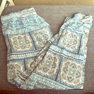 Flowy yoga pants 🧘🏻‍♀️